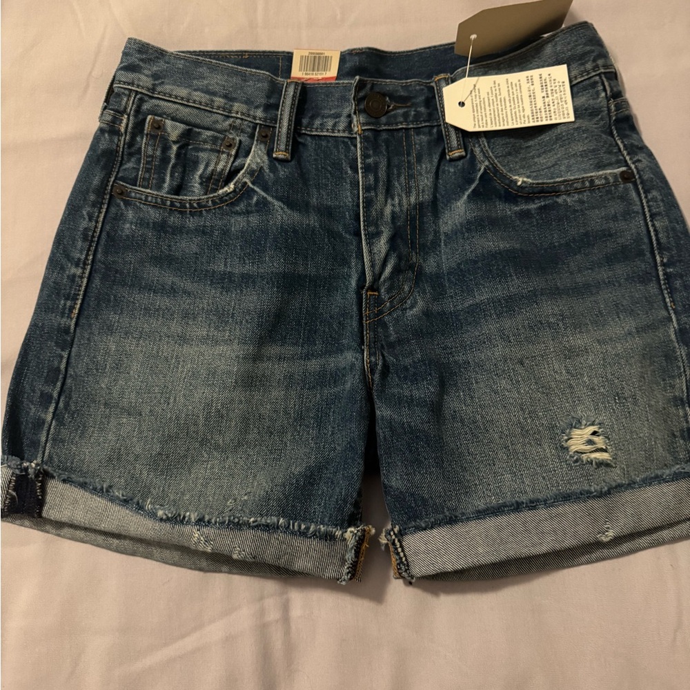 NWT Denim Levi’s 505C Slim Fit Women Short size 26